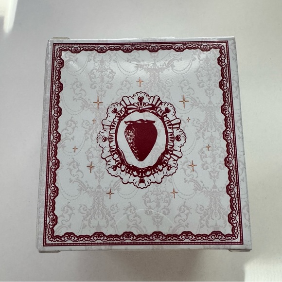 Flower Knows | Strawberry Cupid Collection Cake Lip Cream in V01 Vanitea, NIB - Picture 4 of 7